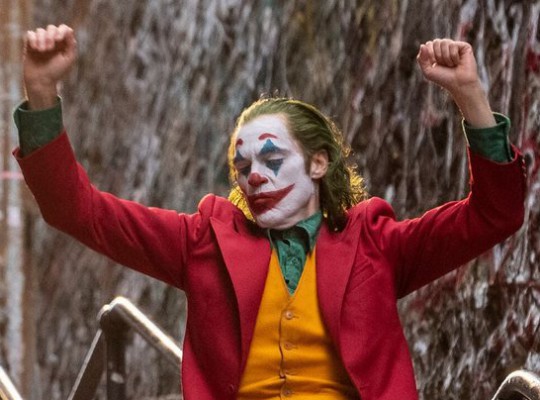 Warner Bros. планирует создать трилогию о Джокере